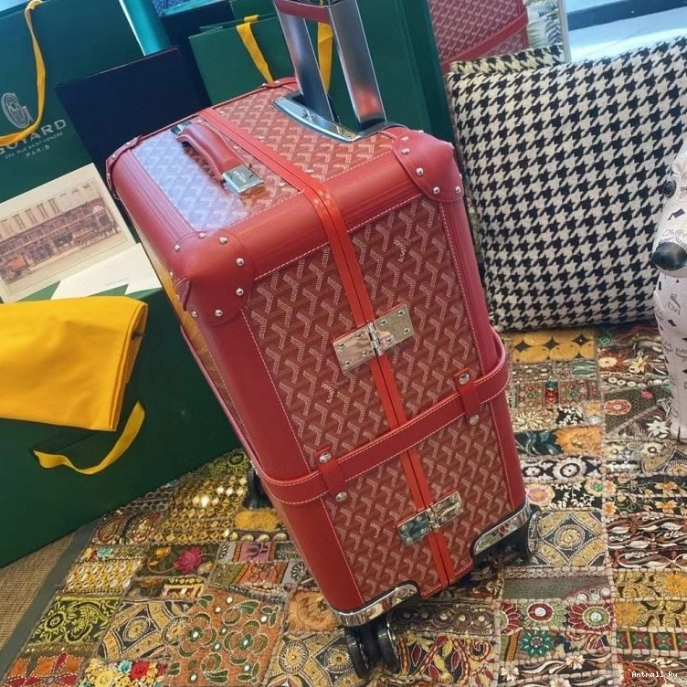 69436 Goyard Resilient Suitcase 0720